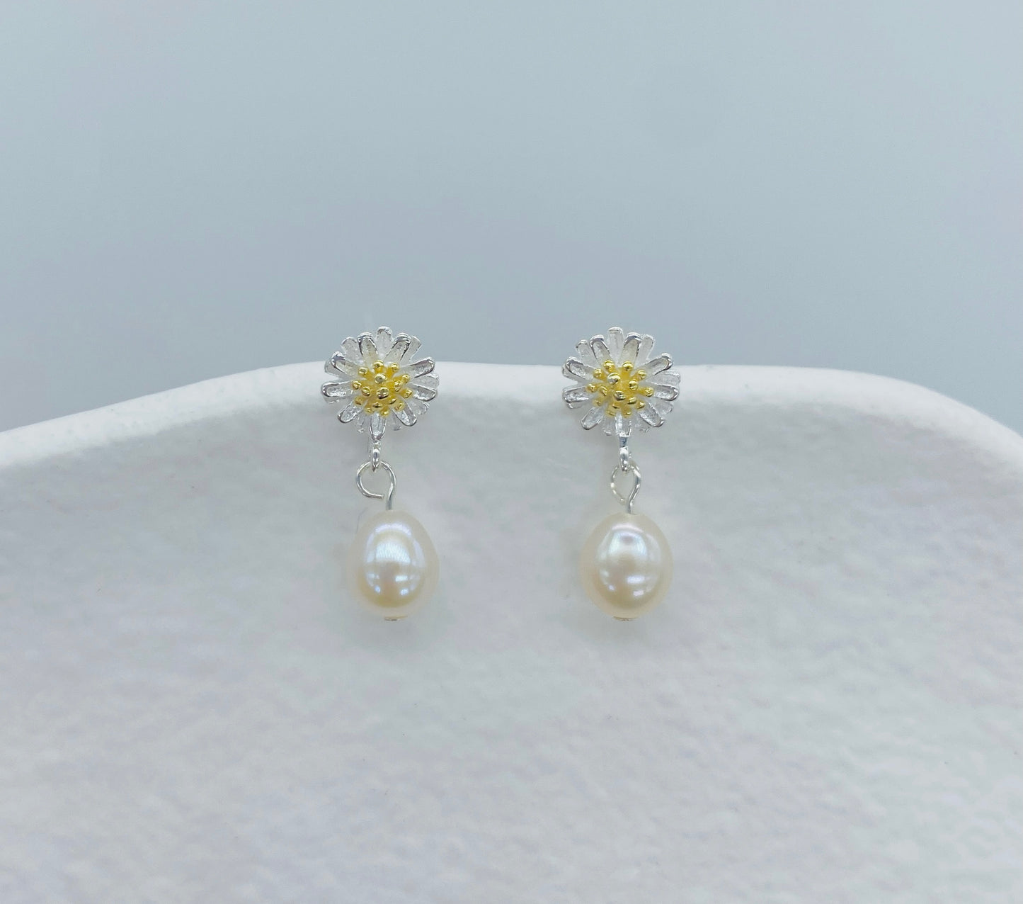 Daisy Pearl Earrings
