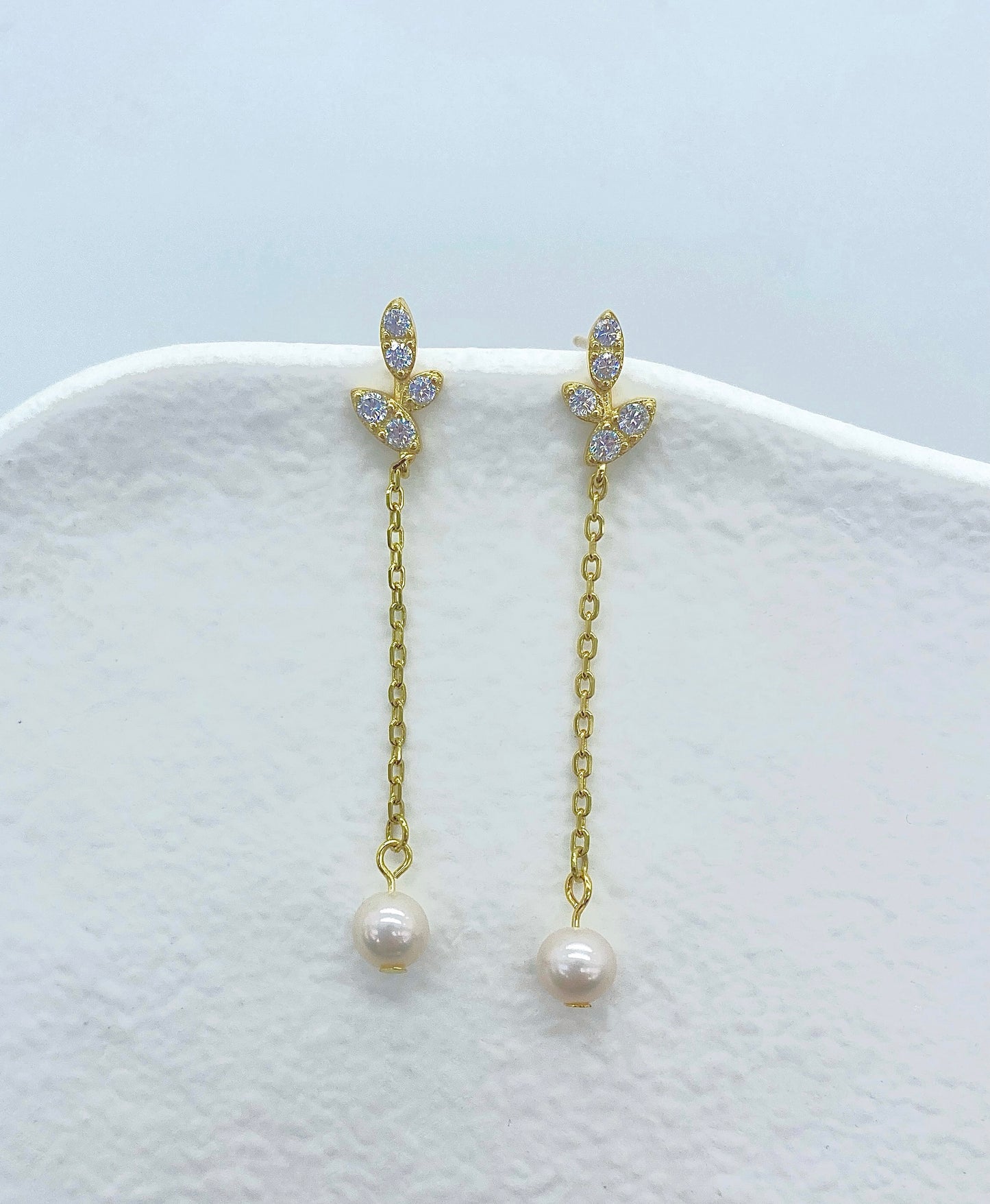 Elegant Dangle Pearl Earrings