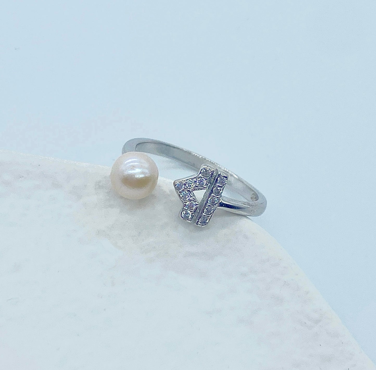 Manimu Star Sign Pearl Ring