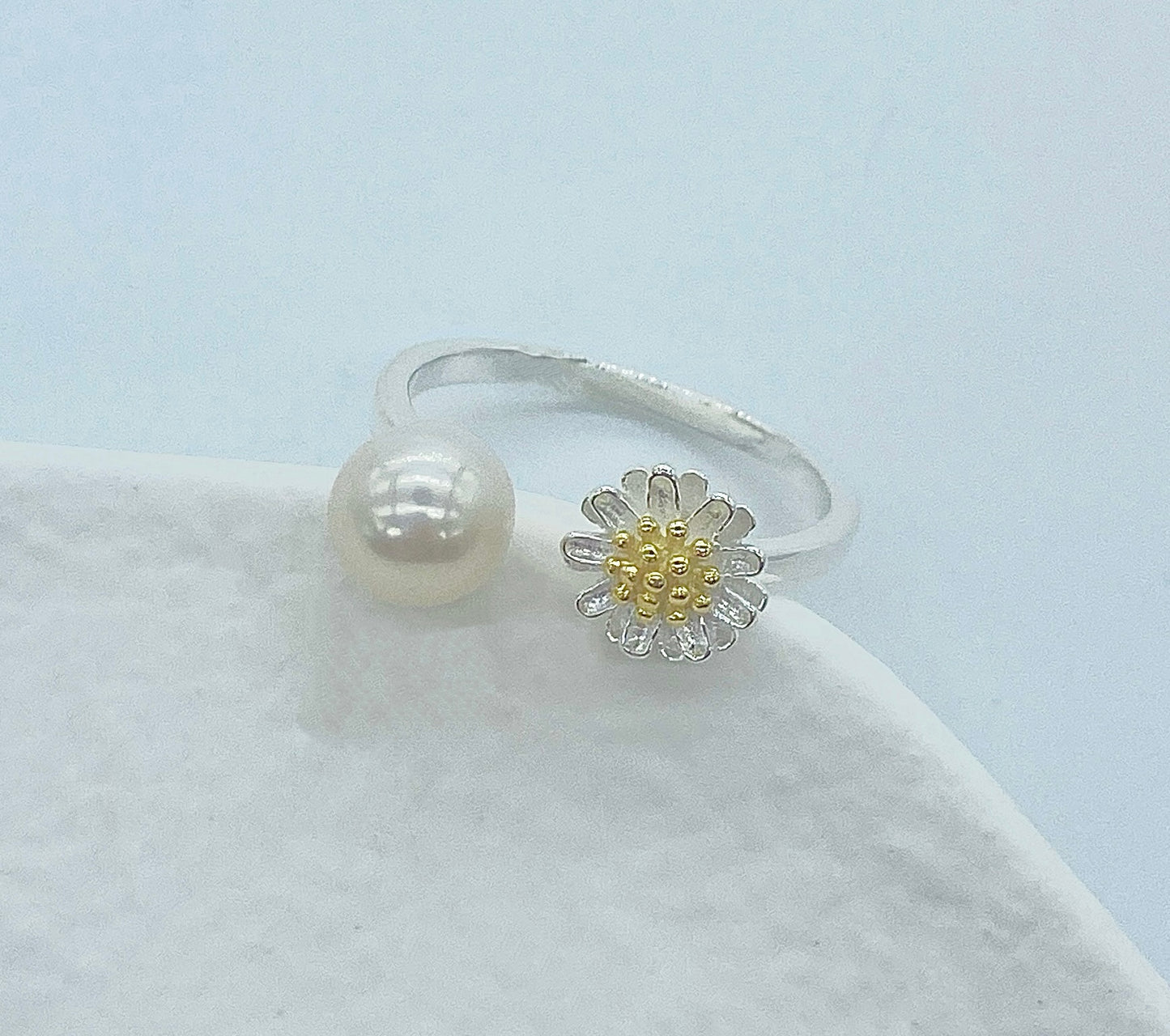 Daisy Pearl Ring