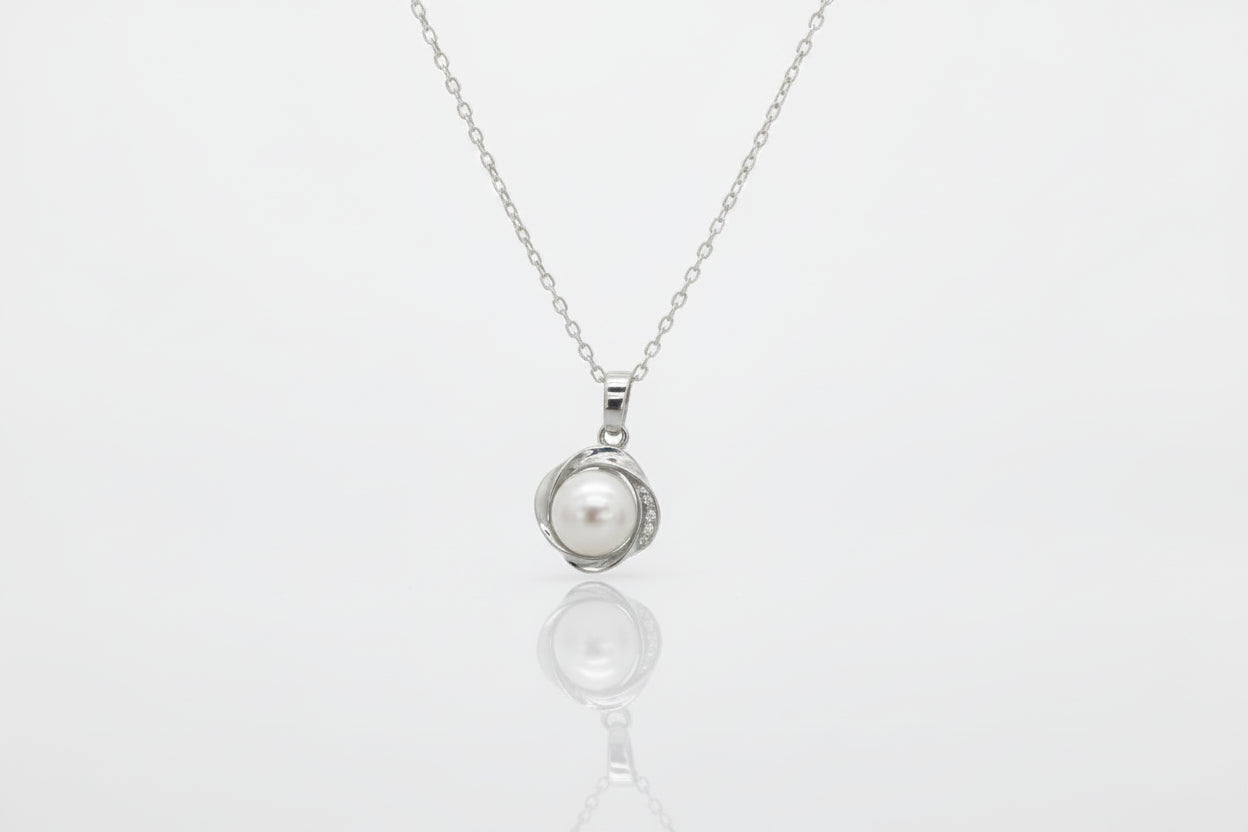 Classic Pearl Necklace