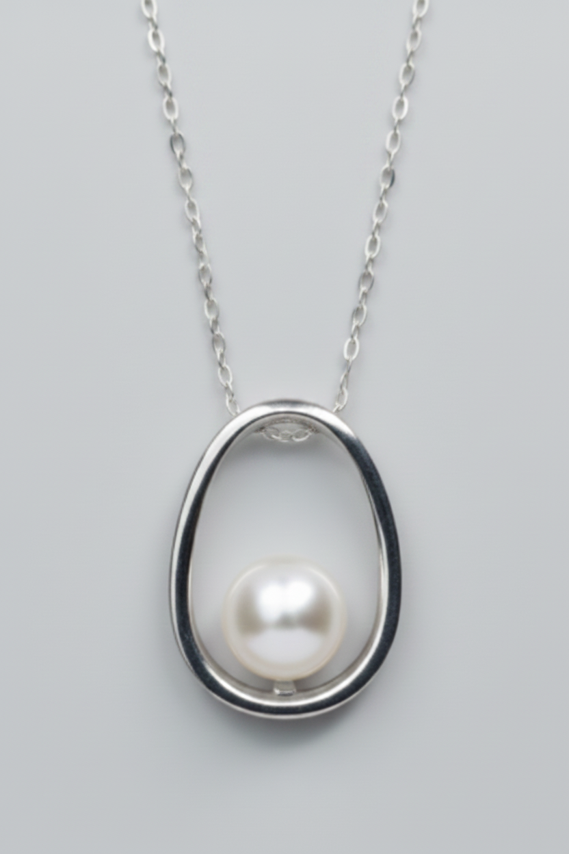 Stylish Pearl Necklace