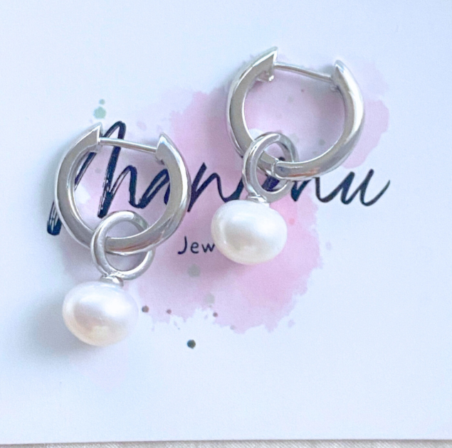 Dangle Round shape Pearl Earrings