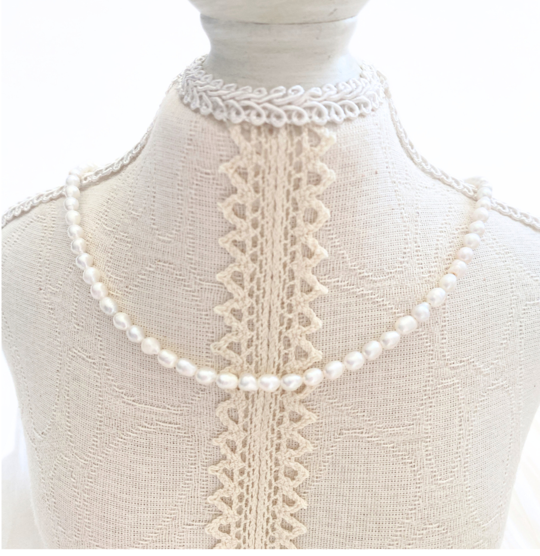 Classic Pearl Necklace in Gold