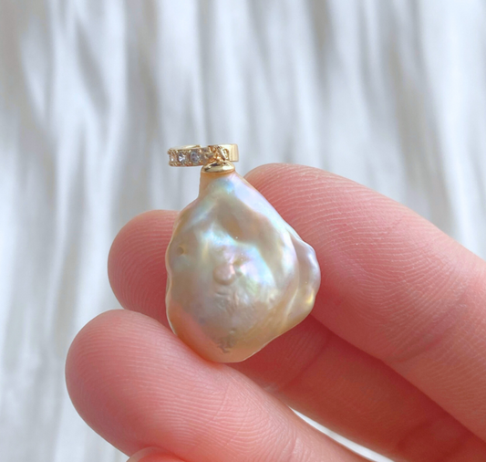 Baroque Pearl Pendant Champagne Gold ish