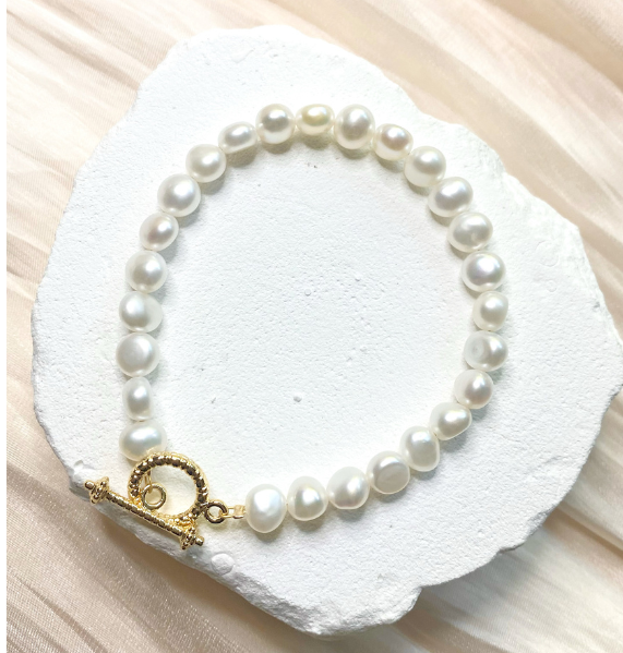 Classic Pearl Bracelet