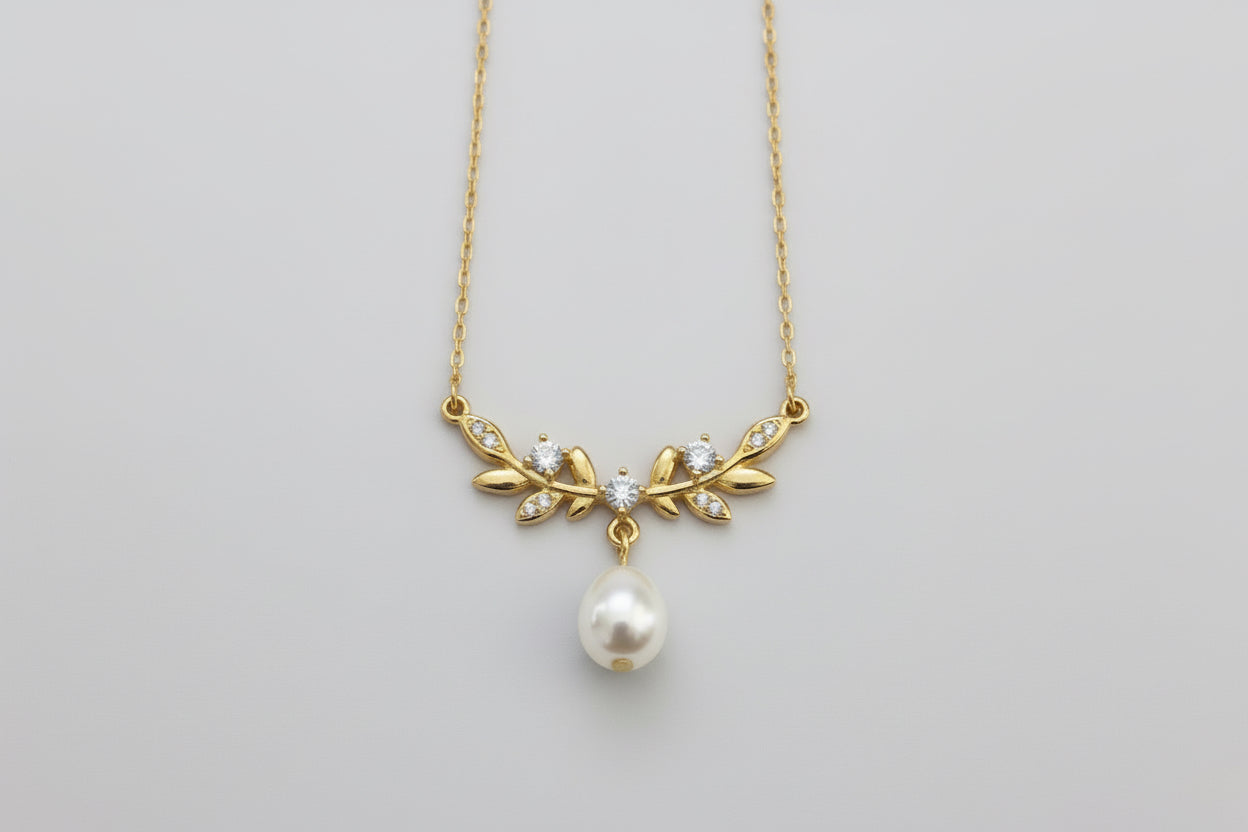 Leaf Pearl Necklace