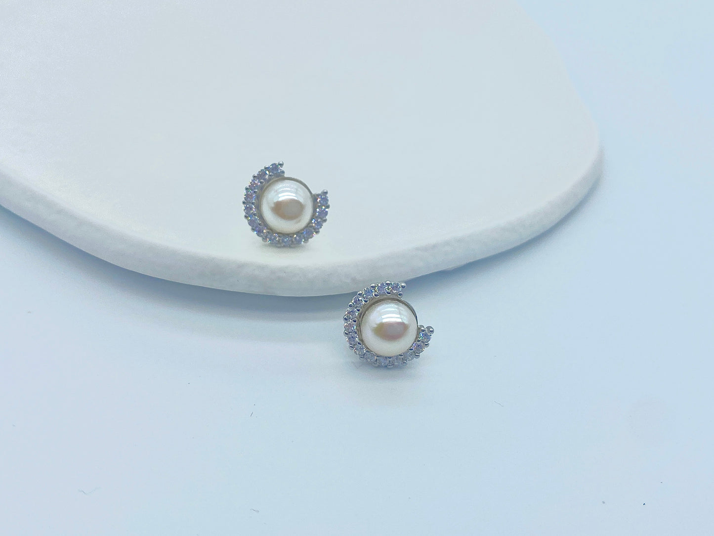 Little Sun Pearl Stud Earrings
