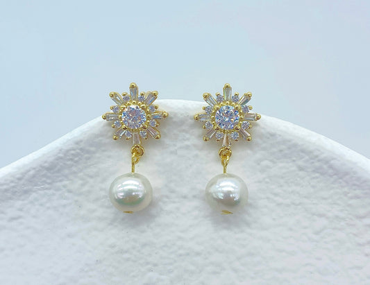 Snow Pearl Earrings