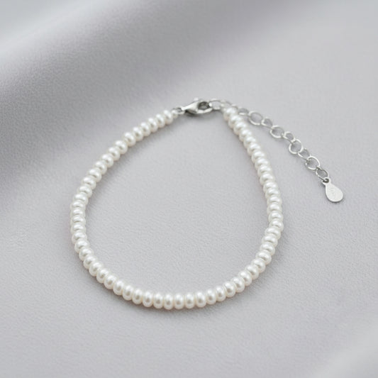 Small Simple Pearl Bracelet