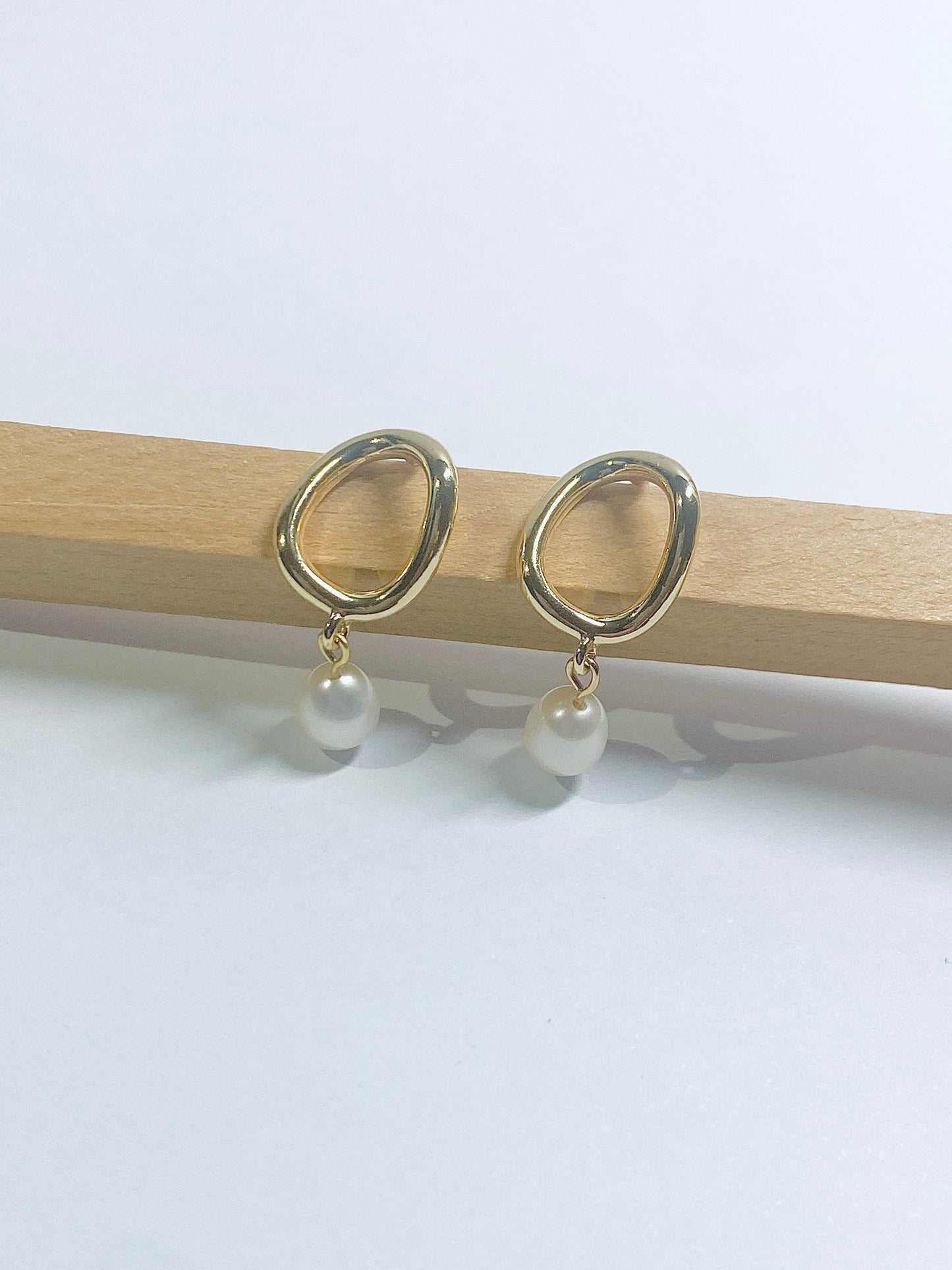 Little Drop Pearl Earrings