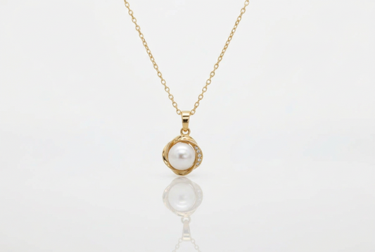 Classic Pearl Necklace