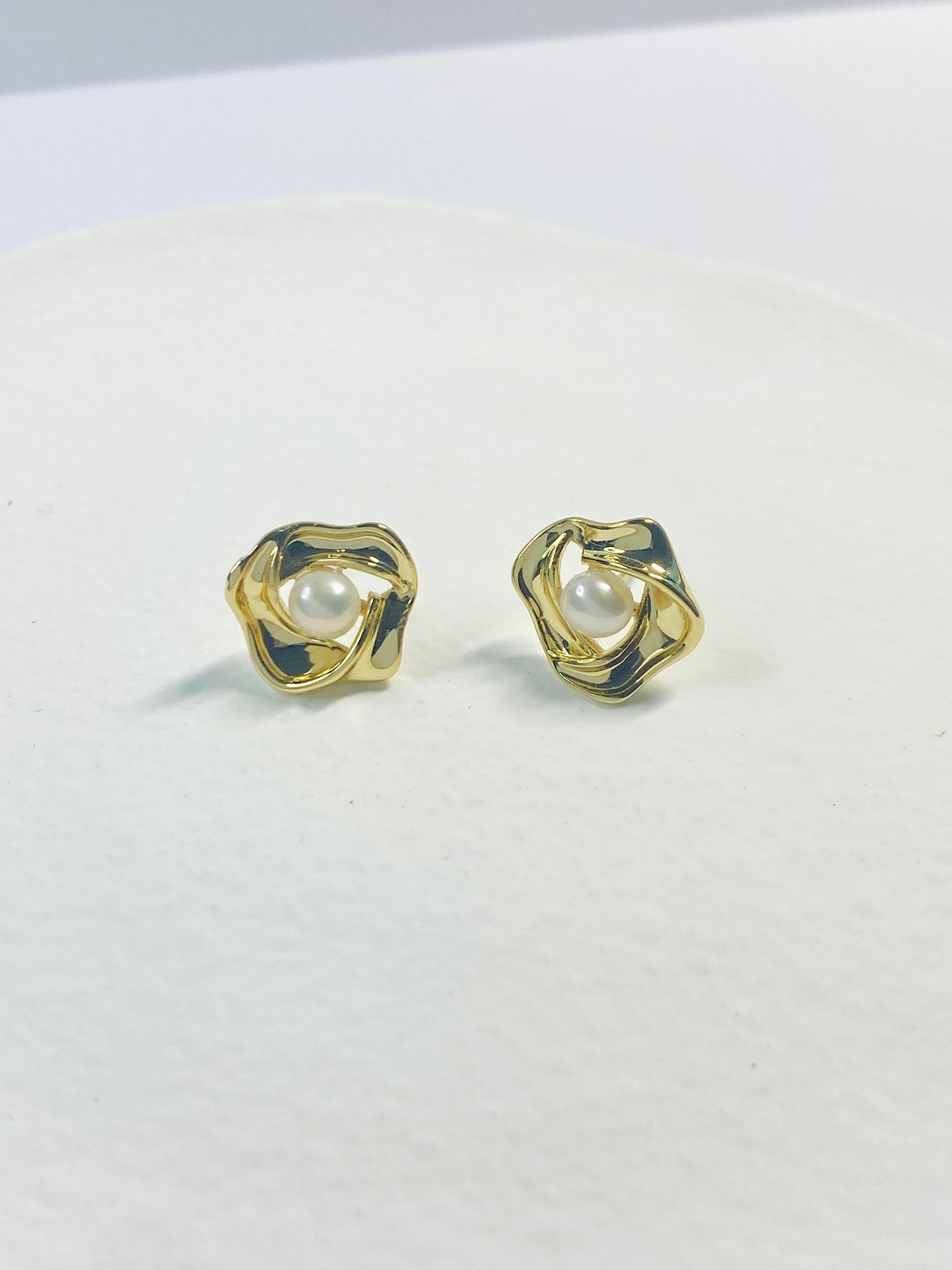 Stud Pearl Earrings