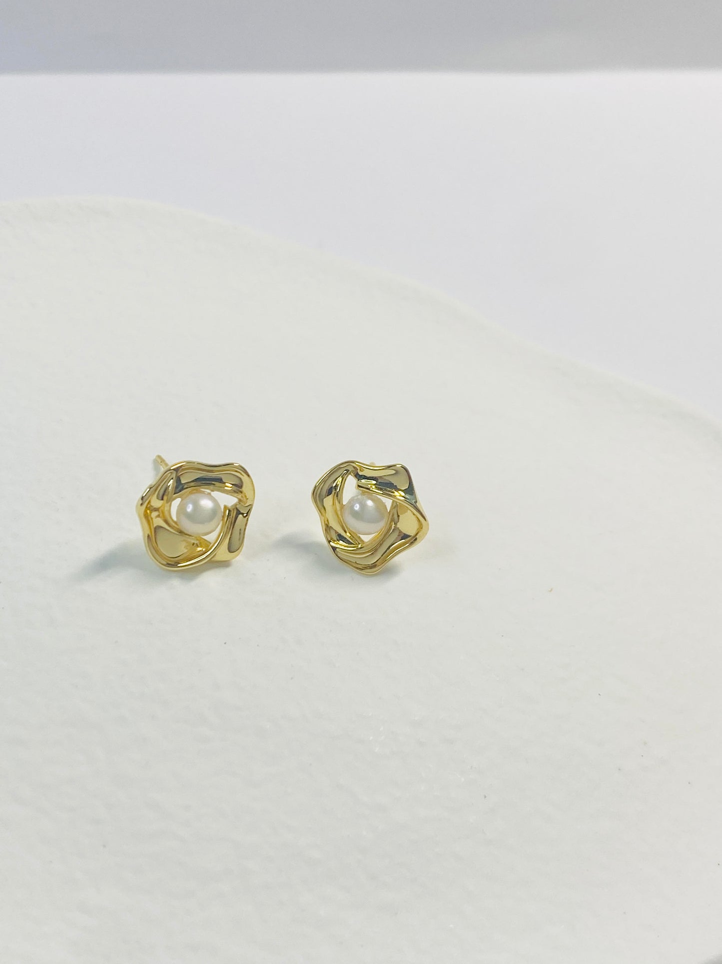 Stud Pearl Earrings