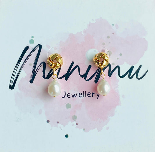 Knot Pearl Earrings