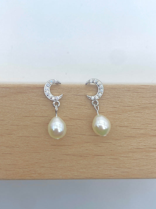 Little Moon Pearl Earrings
