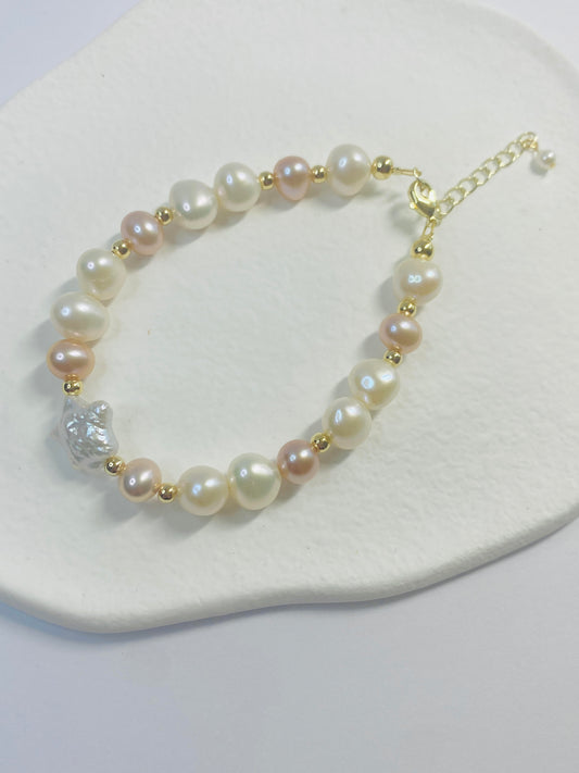 Pinky White Star Shape Pearl Bracelet