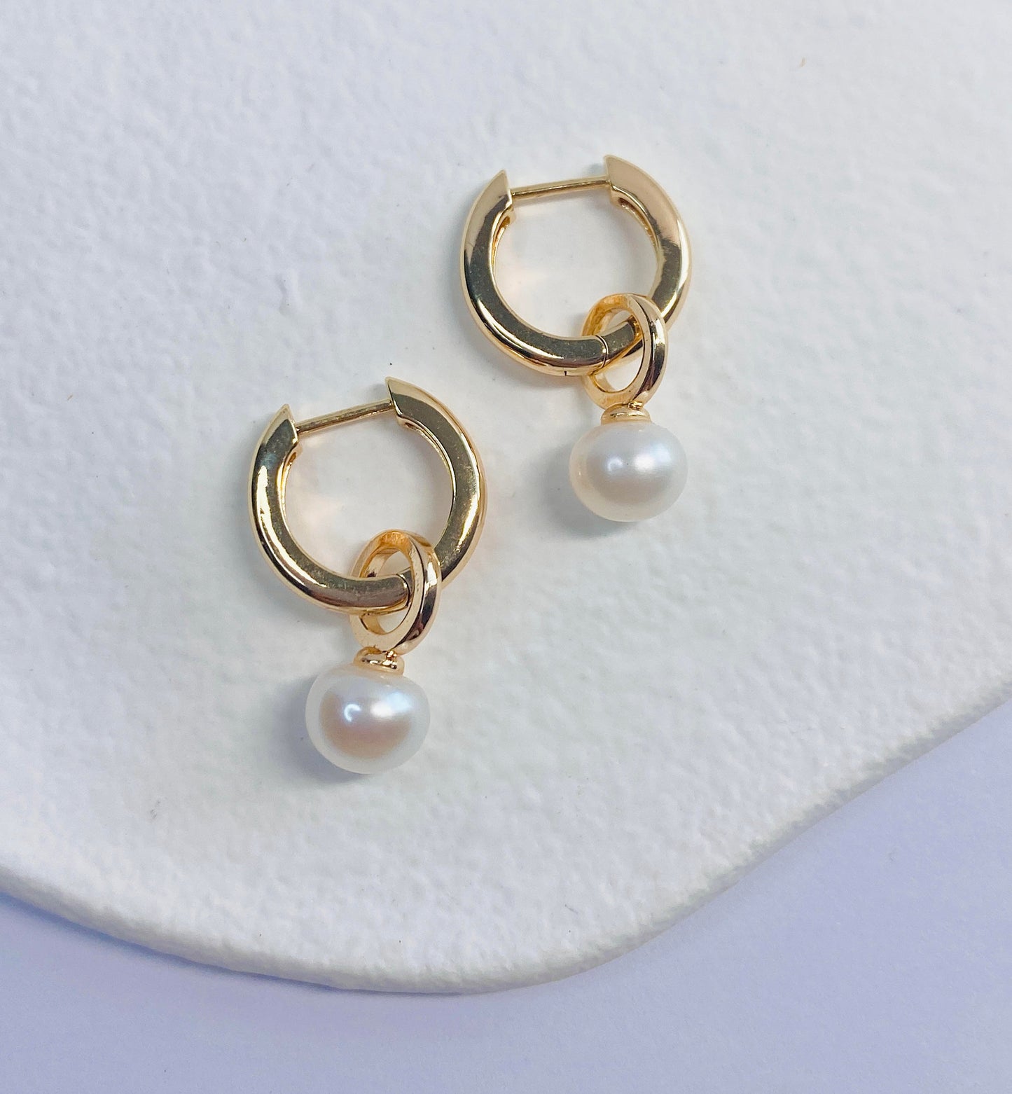 Dangle Round shape Pearl Earrings