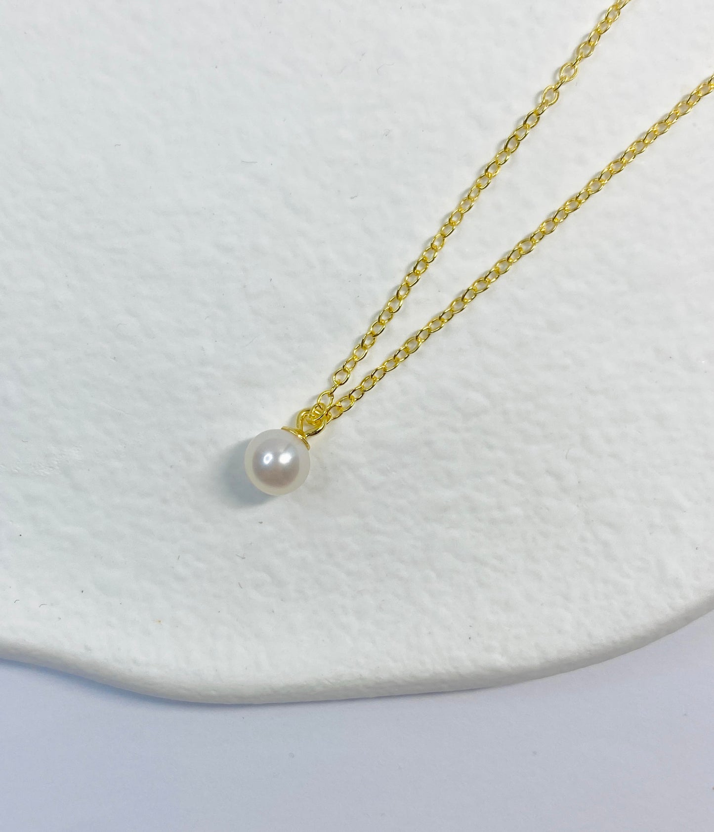 Small Round Pearl Necklace